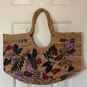 💐 OLIVIA MILLER FLORAL WOVEN TOTE 💐 NWT 💐